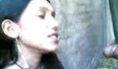 बाहर भोजपुरी हिंदी सेक्सी मूवी पर शर्मीला - ब्रेसिज़ के साथ किशोर उसे अश्लील शुरुआत करता है